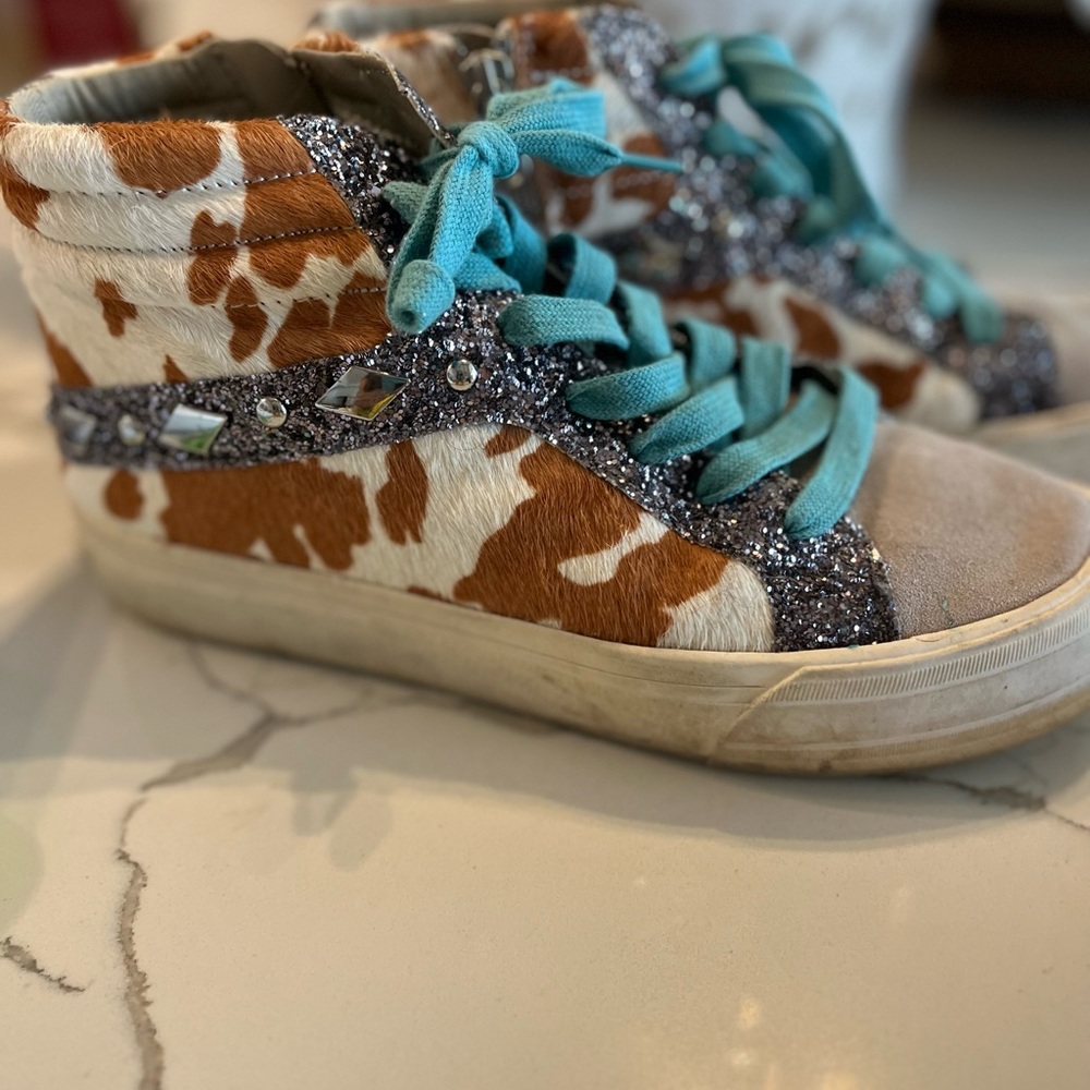 Gianni Bini calf print sneakers